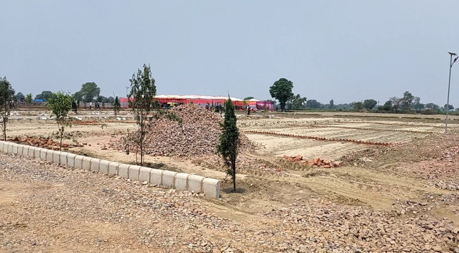  Commercial Land 200 Sq. Yards for Sale in Tappal, Aligarh