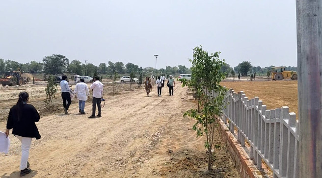  Commercial Land 100 Sq. Yards for Sale in Tappal, Aligarh
