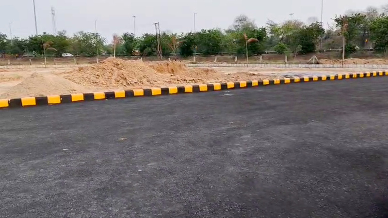  Residential Plot 300 Sq. Yards for Sale in Yamuna Expressway, Greater Noida