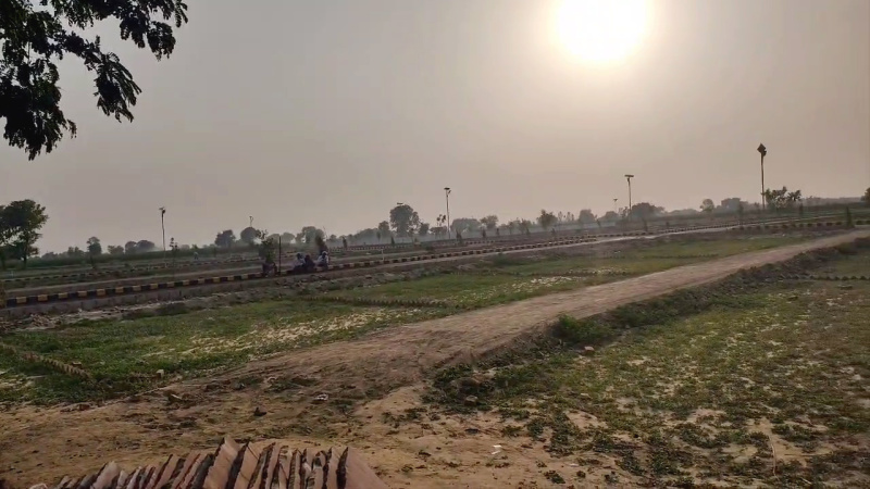  Residential Plot 100 Sq. Yards for Sale in Yamuna Expressway, Greater Noida