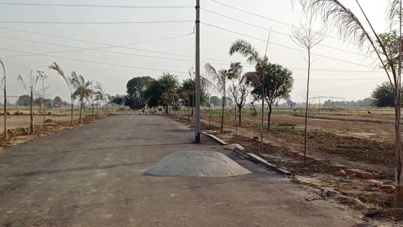  Residential Plot 200 Sq. Yards for Sale in Yamuna Expressway, Greater Noida