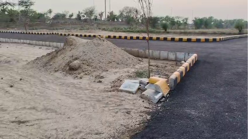  Commercial Land 300 Sq. Yards for Sale in Tappal, Aligarh