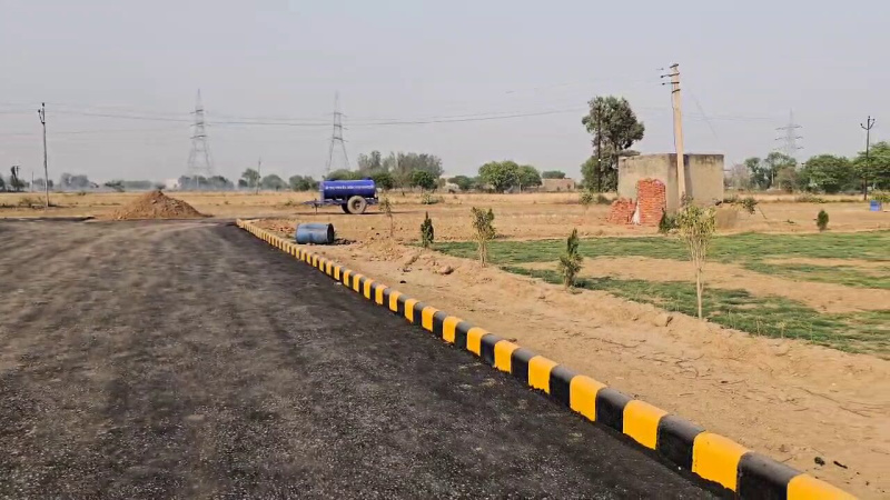  Residential Plot 50 Sq. Yards for Sale in Yamuna Expressway, Greater Noida
