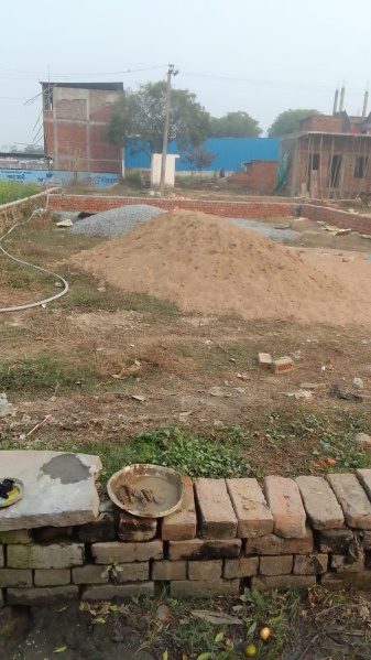  2720 Sq.ft. Commercial Land for Sale in Main Road, Varanasi
