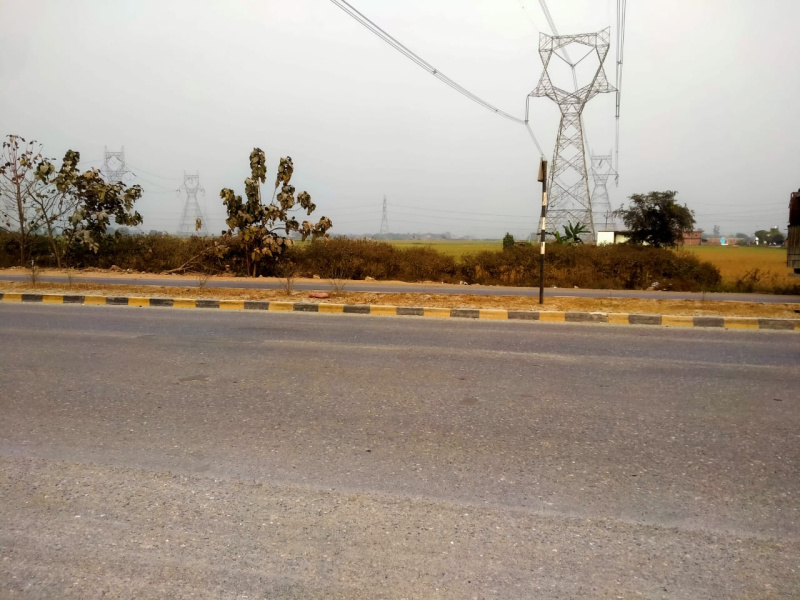  2720 Sq.ft. Commercial Land for Sale in Main Road, Varanasi