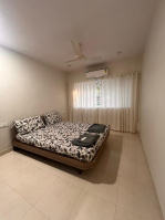 2 BHK Flat for Sale in Juhu Circle, Mumbai