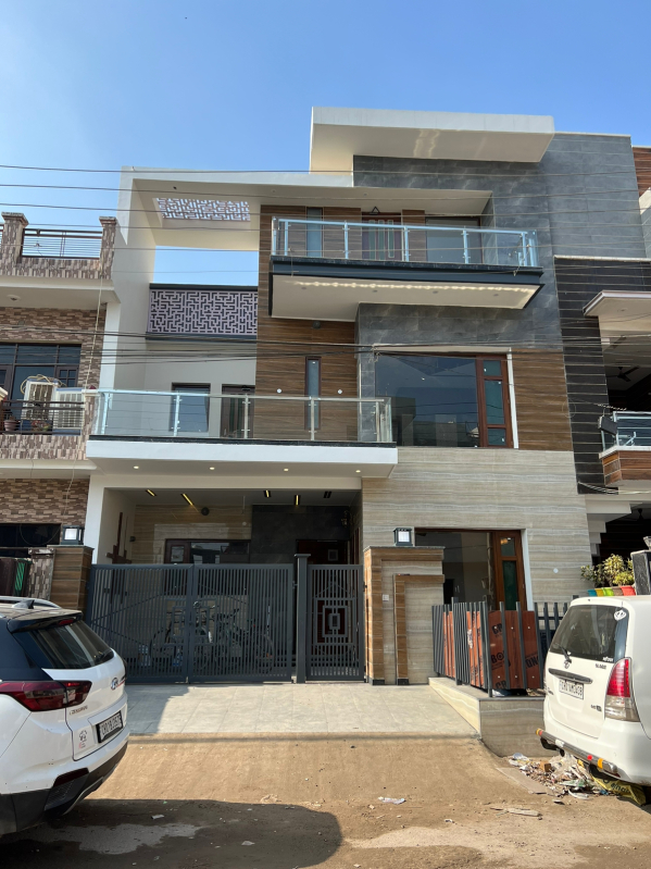 5 BHK House & Villa 3500 Sq.ft. for Sale in Sunny Enclave, Mohali