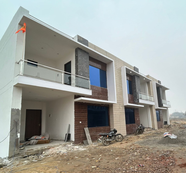 3 BHK Villa 87 Sq. Yards for Sale in Sector 16B Greater Noida West