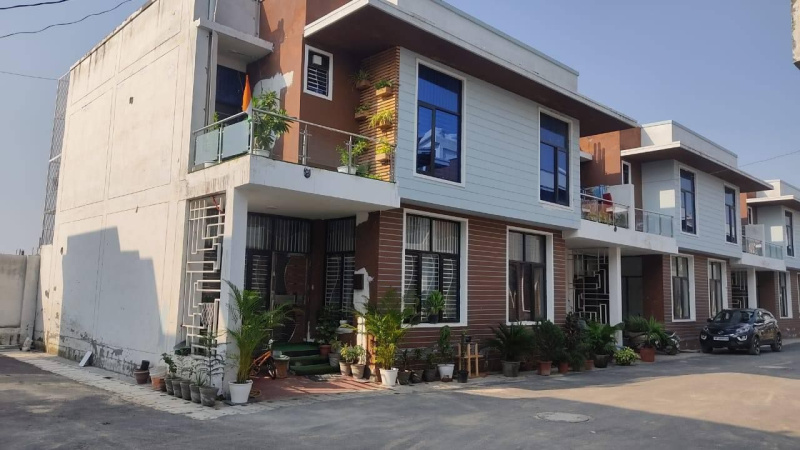 3.5 BHK Villa 100 Sq. Yards for Sale in Noida Extension, Greater Noida