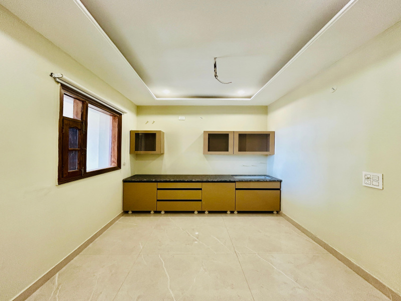 3 BHK 2150 Sq.ft. Villa for Sale in Bhanauta, Greater Noida