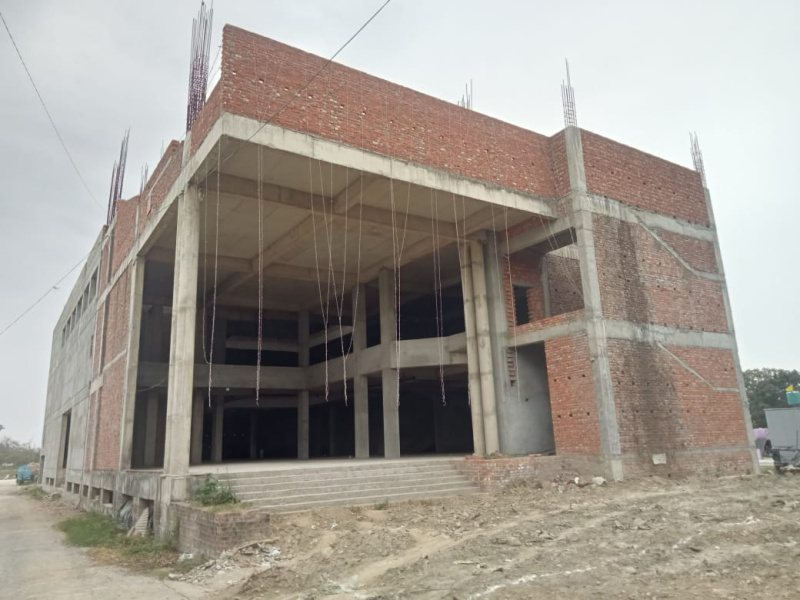  32000 Sq.ft. Showroom for Sale in Rampur, Haldwani