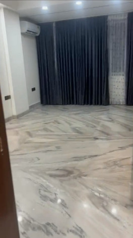 3 BHK Builder Floor 215 Sq. Yards for Rent in Sushant Lok Phase I, Gurgaon