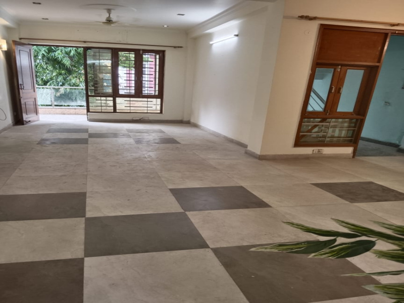 3 BHK Builder Floor 215 Sq. Yards for Rent in Sushant Lok Phase I, Gurgaon