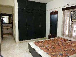 4 BHK Flat for PG in Vadodara Race Course