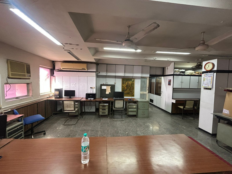  Office Space 1000 Sq.ft. for Rent in Nariman Point, Mumbai