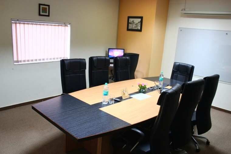  Office Space 1500 Sq.ft. for Rent in Block B Defence Colony, Delhi