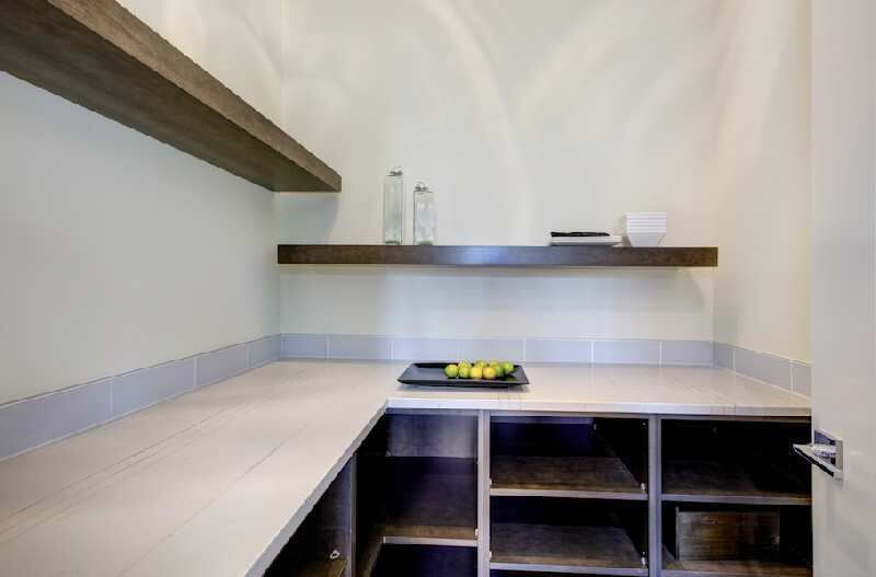  Showroom 4000 Sq.ft. for Rent in East Of Kailash, Delhi