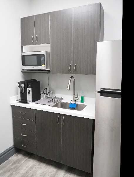  Showroom 4000 Sq.ft. for Rent in Chanakyapuri, Delhi
