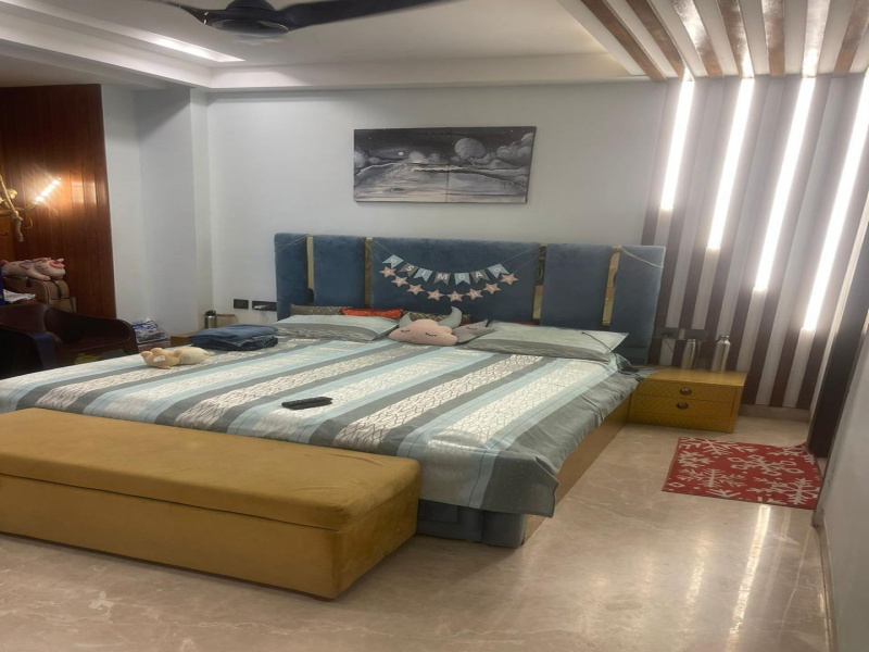 4.5 BHK Builder Floor 4500 Sq.ft. for Sale in DLF Phase I, Gurgaon
