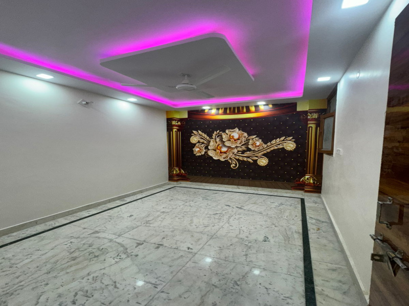 2 BHK Builder Floor 60 Sq. Yards for Sale in Dwarka Mor, Delhi