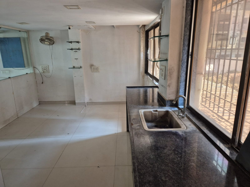  774 Sq.ft. Commercial Shop for Sale in Sagrampura, Surat