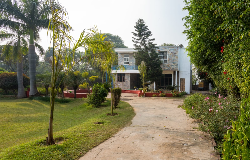 1 RK Farm House 12000 Ares for Sale in Badshahpur, Gurgaon