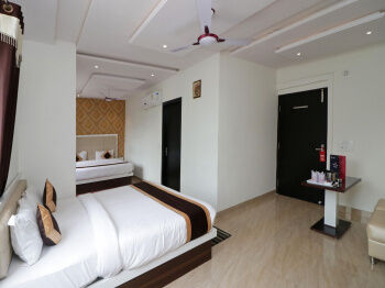  Hotels for Rent in Fatehabad Road, Agra