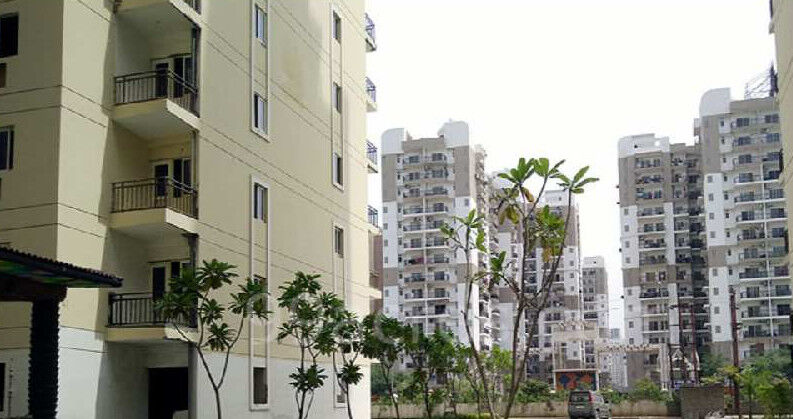 3 BHK Apartment 1350 Sq.ft. for Sale in Sector 75 Noida