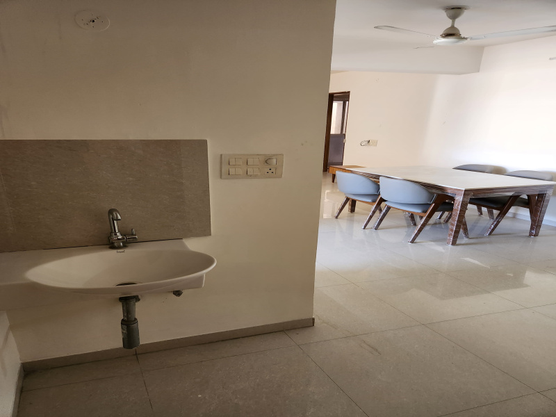 3 BHK Apartment 1250 Sq.ft. for Rent in Kalawad Road, Rajkot