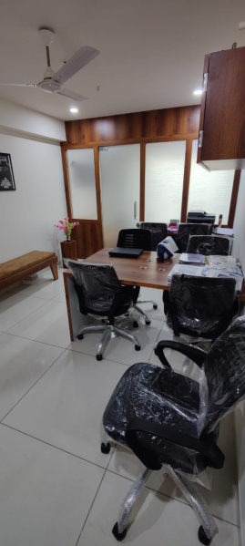  Office Space 350 Sq.ft. for Rent in 150 Feet Ring Road, Rajkot