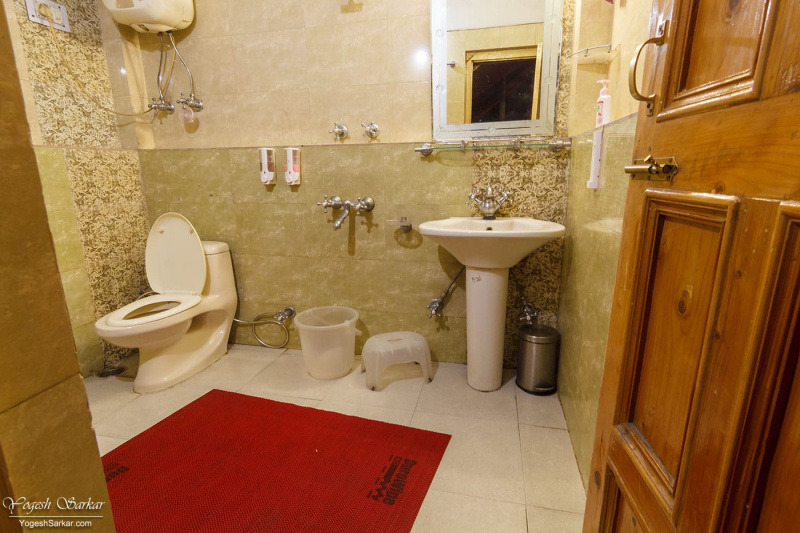  Hotels 15 Biswa for Rent in Mall Road Manali, 