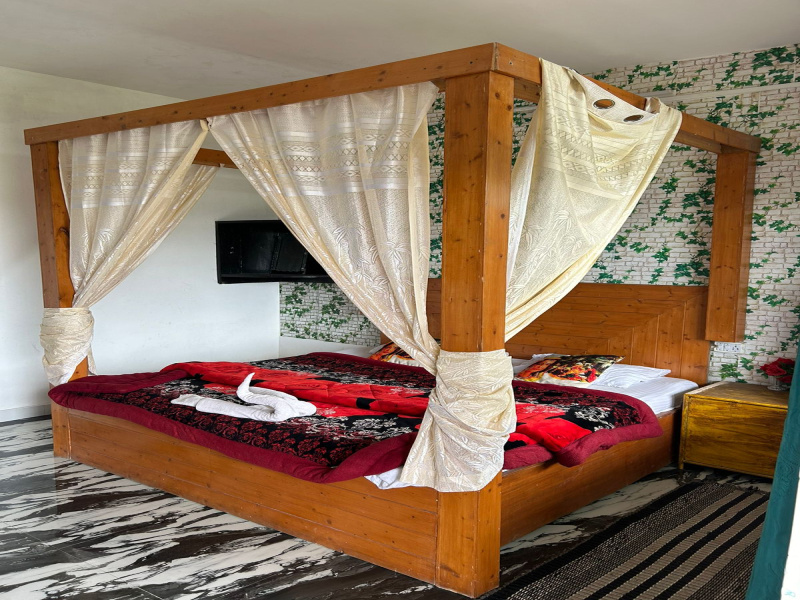 8 Biswa Hotels for Sale in Kasauli, Solan