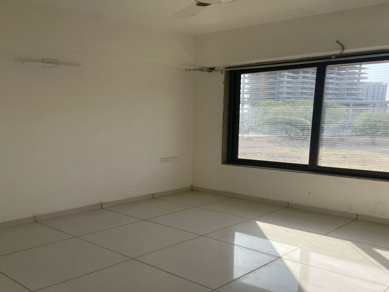 3 BHK 2500 Sq.ft. Apartment for Rent in Vaishno Devi Circle, Sarkhej, Ahmedabad