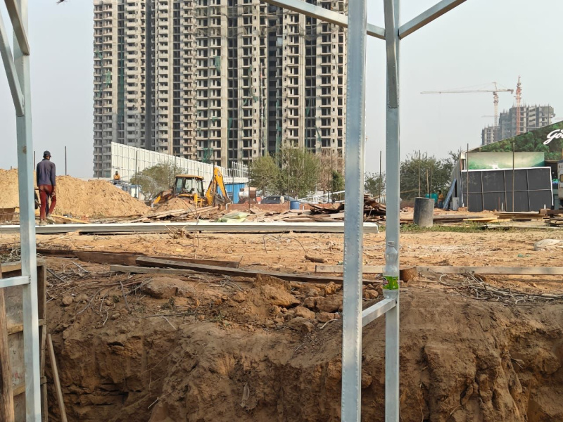 3 BHK Apartment 2400 Sq.ft. for Sale in Sector 12, Greater Noida