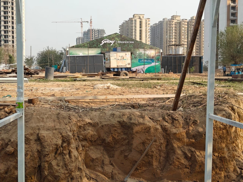 3 BHK Apartment 2400 Sq.ft. for Sale in Sector 12, Greater Noida