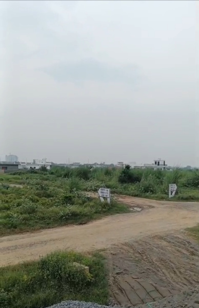  340 Sq. Meter Commercial Land for Sale in Achheja, Gautam Buddha Nagar
