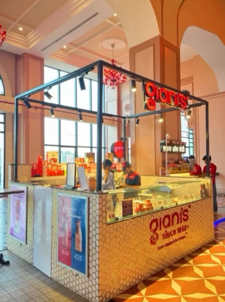 150 Sq.ft. Commercial Shop for Sale in Chandni Chowk, Delhi