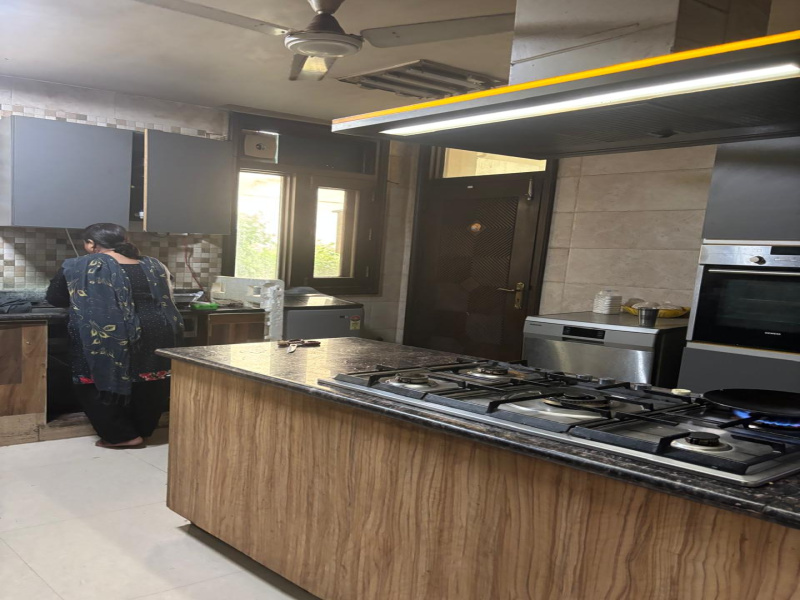  1000 Sq. Yards Penthouse for Sale in Jaypee Greens, Greater Noida