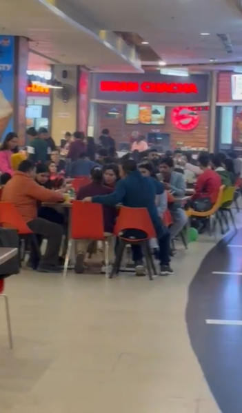  200 Sq.ft. Commercial Shop for Sale in Sector 32 Noida