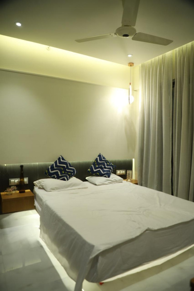 1 BHK Apartment 695 Sq.ft. for Sale in Hatkesh Udhog Nagar, Mumbai