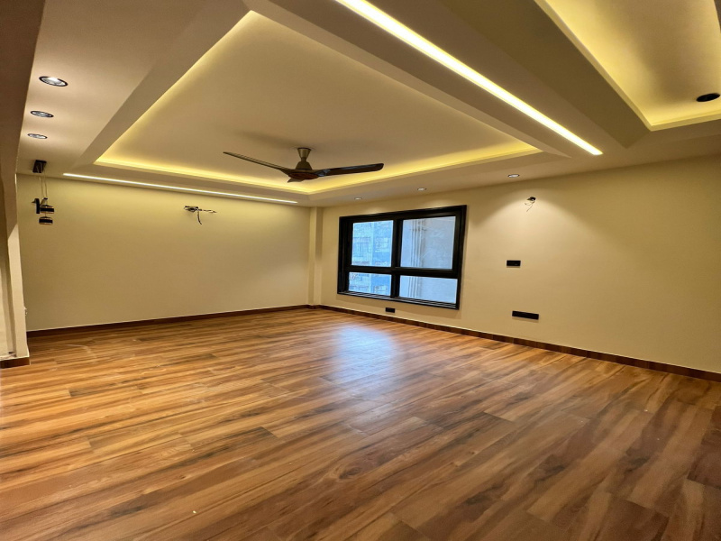 4.5 BHK Builder Floor 3250 Sq.ft. for Sale in Nirvana Country, Gurgaon