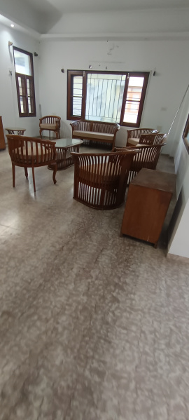  1950 Sq.ft. Penthouse for Rent in Race Course Circle, Vadodara