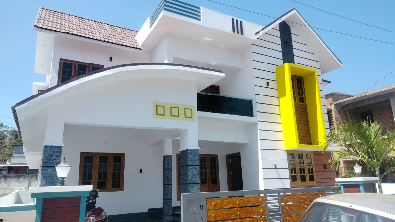 4 BHK House & Villa 2300 Sq.ft. for Sale in Poochatty, Thrissur