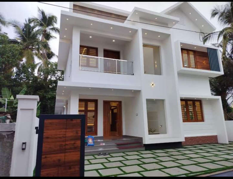 4 BHK House & Villa 2100 Sq.ft. for Sale in Mannuthy, Thrissur