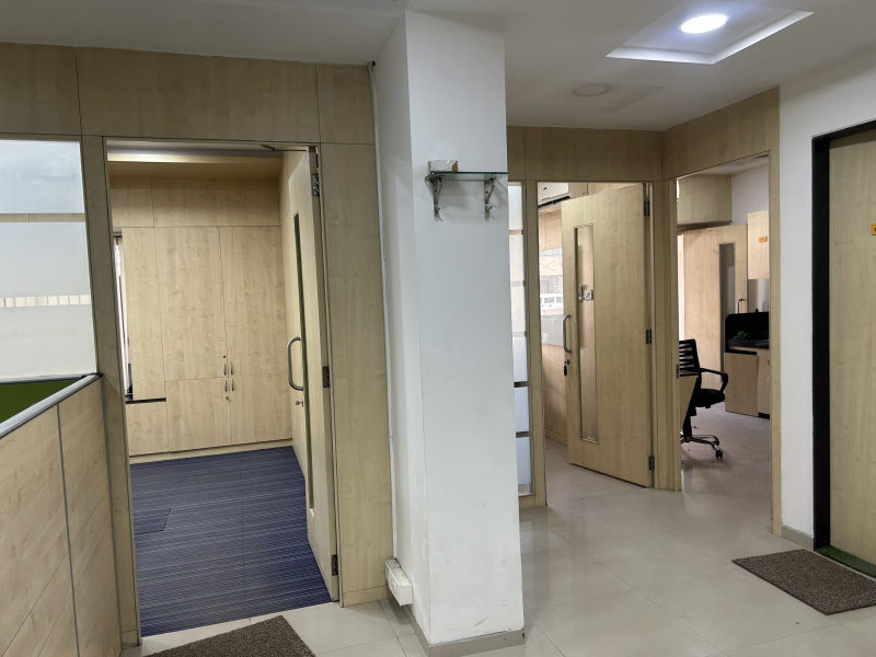  Office Space 1300 Sq.ft. for Rent in Sector 34 Chandigarh