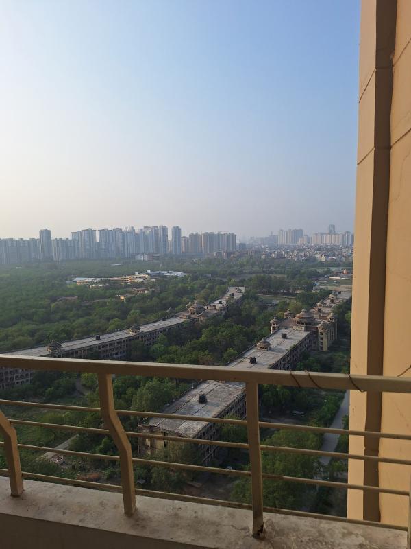 2 BHK Apartment 1220 Sq.ft. for Rent in Block D, Sector 105 Noida