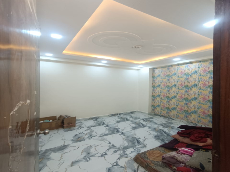 3 BHK Builder Floor 1600 Sq.ft. for Sale in Sector 73 Noida