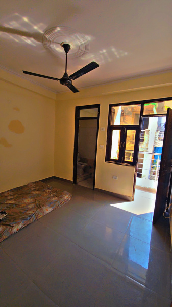 2 BHK 800 Sq.ft. Apartment for Rent in Sector 73 Noida