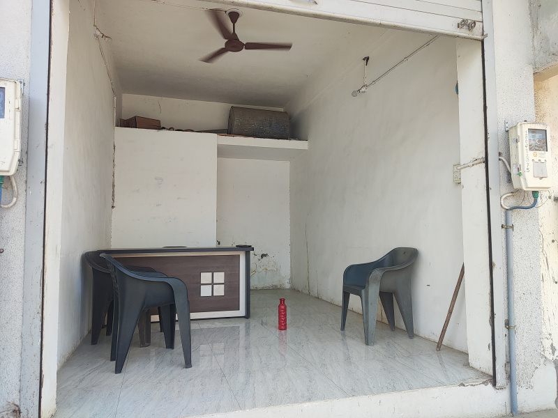  Commercial Shop 150 Sq.ft. for Rent in Vastral, Ahmedabad