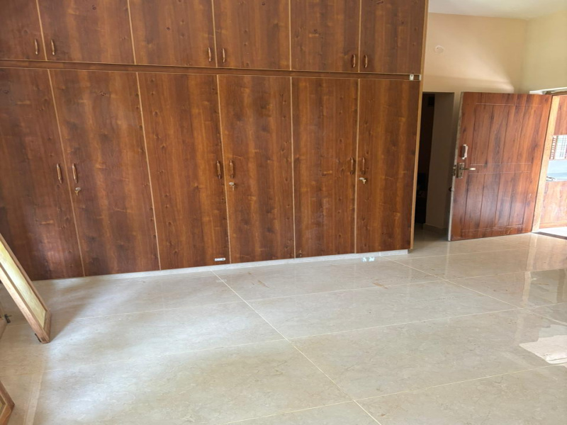 2.5 BHK House 2400 Sq.ft. for Rent in Gonikoppal, Kodagu